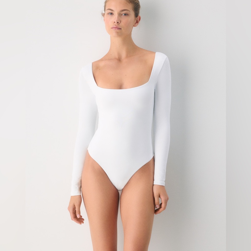 Aritzia Original Contour Squareneck Bodysuit